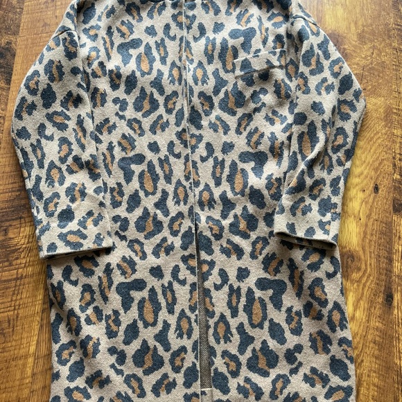 Demylee Leona Sweater in Cheetah - Picture 6 of 9